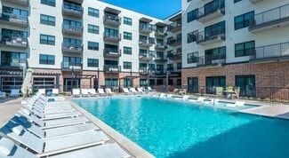 125 N Main St, Burleson, TX 76028