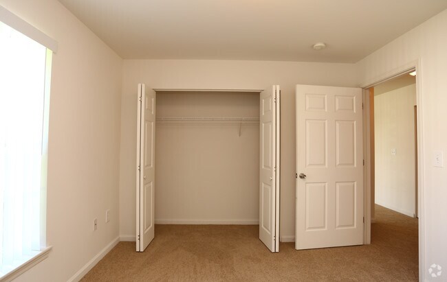 Forrest Pointe, East Greenbush, NY 12061 - photo 6