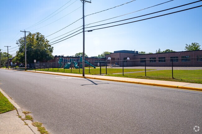 Woodrow Wilson School earns an overall grade of C on Niche.