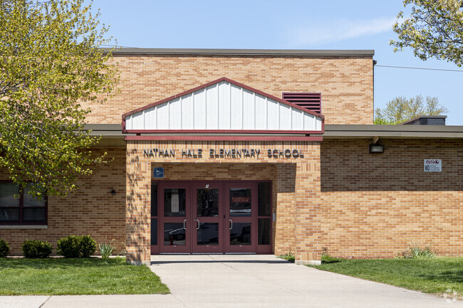 Nathan Hale Elementary School is close to many Lansing homes, making commuting very easy.
