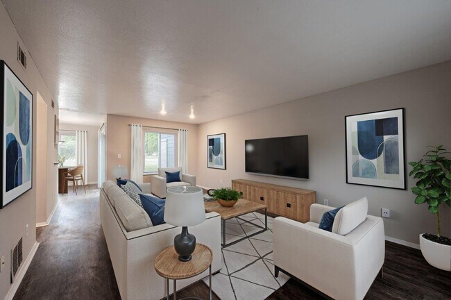 Lakeshore Reserve Off 86th Apartments and Townhomes, Indianapolis, IN 46260 - photo 5