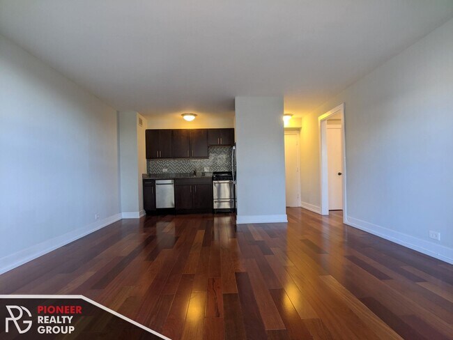 433 W Wellington Ave unit 445-11E, Chicago, IL 60657 - photo 3