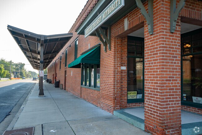 Public buses run from the Paducah Transit Authority hub to areas including Carson Park.