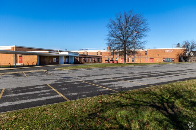 William H. Loesche School has students in Pre-kindergarten through 5th grades.