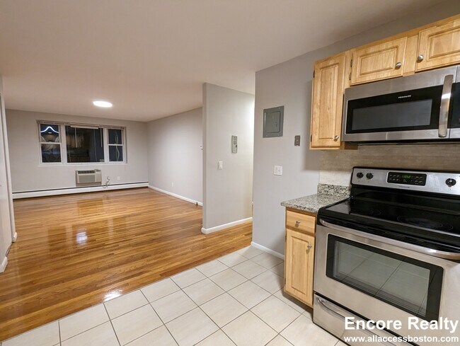 123 Babcock St unit 110-21, Brookline, MA 02446 - photo 5