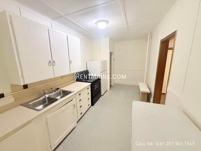 75 Ohio St unit 6, Bangor, ME 04401 - photo 6