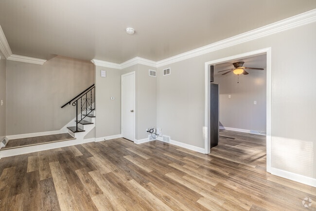 2BR, 2BA - 1,100SF - Living Room