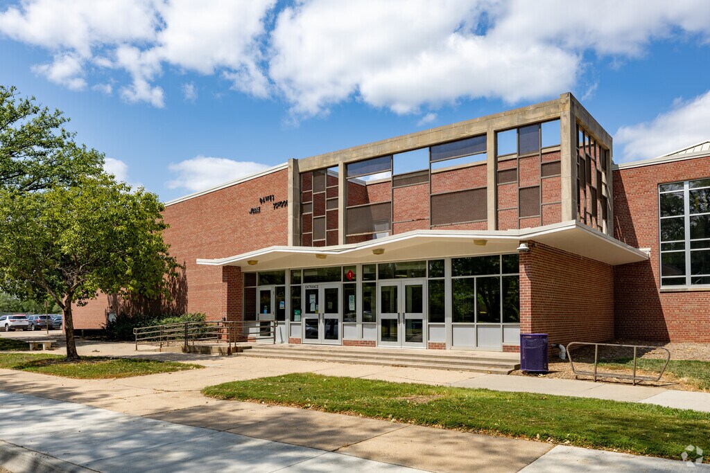 Dawes Elementary School is part of the Lincoln Public School System.