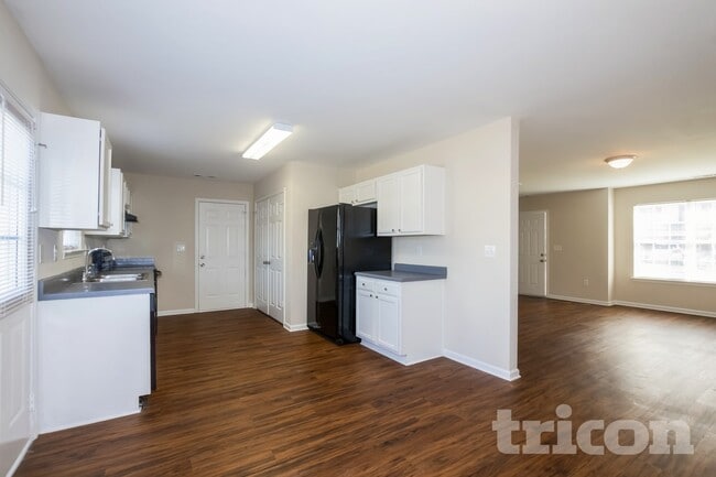 7117 Roaming Path Ct, Charlotte, NC 28214 - photo 5