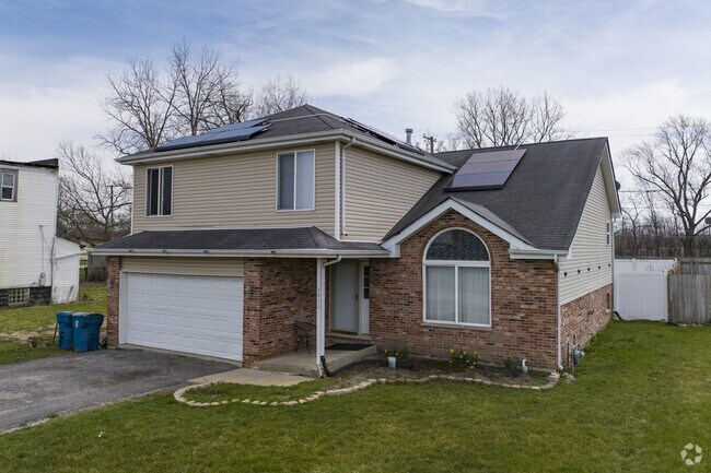 Modern builds are available throughout Dixmoor.