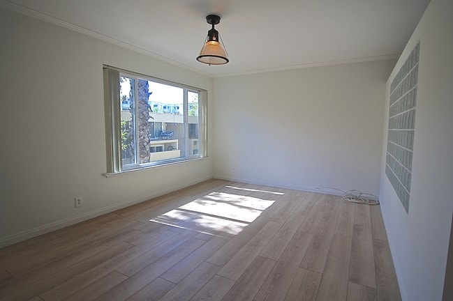 11138 Aqua Vista St unit 49, North Hollywood, CA 91602 - photo 4