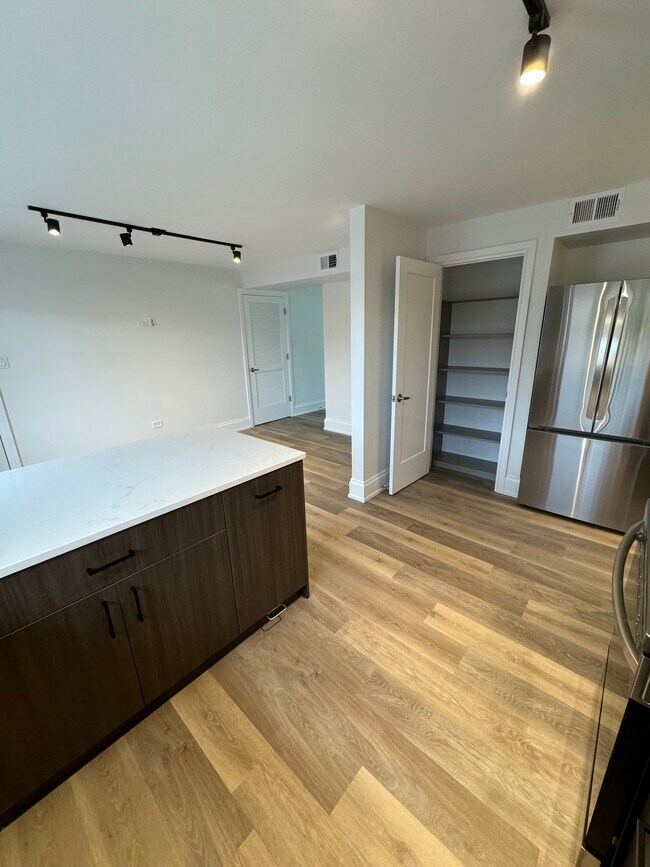 603 S Mckinley Ave unit 1n, Arlington Heights, IL 60005 - photo 4