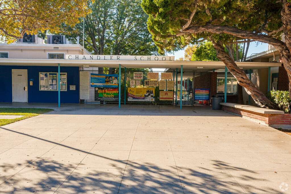 Chandler Elementary provides education in the neighborhood of 
Sherman Oaks.