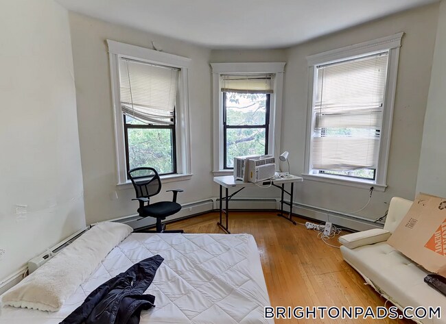 1422 Commonwealth Ave unit 5, Boston, MA 02134 - photo 4