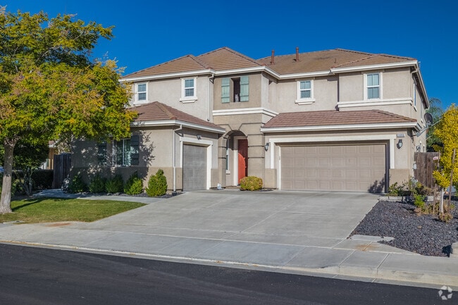 You will find various sizes of homes throughout the Oakley neighborhood.
