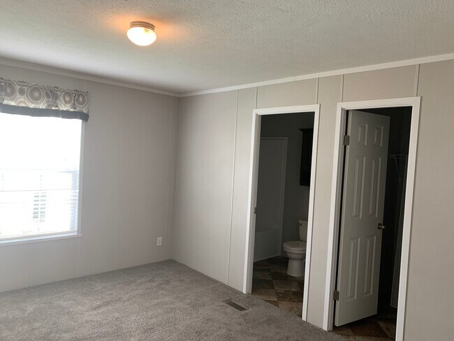 316 Chevalier Dr, Howell, MI 48843 - photo 5