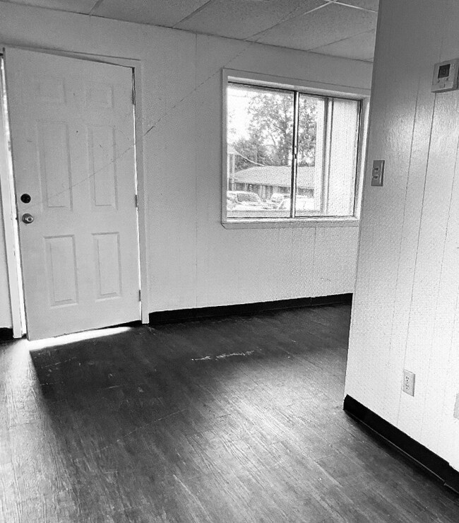 103 Holland St unit 103-4, Overton, TX 75684 - photo 3