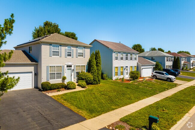 Home prices in South Farnsworth start around $200,000 and reach up to $425,000.