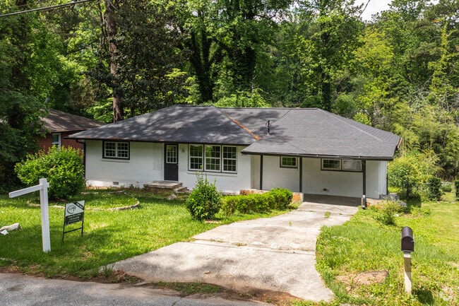 Rosedale Heights features midcentury ranch-style homes with updated touches, all tucked along the hilly streets.