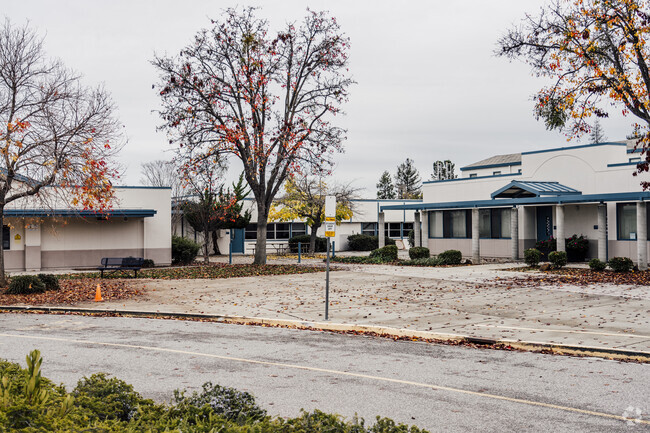 The main entrance of Stevens Creek Elementary School in Cupertino, California.