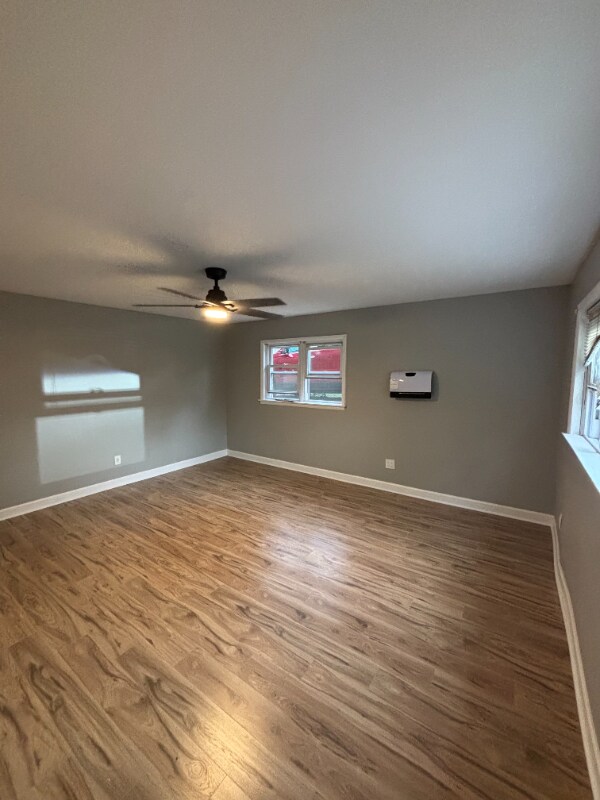 238 Trask St unit 1, Aurora, IL 60505 - photo 2