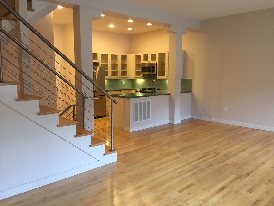 75 Hamilton St unit 4A, Cambridge, MA 02139 - photo 1