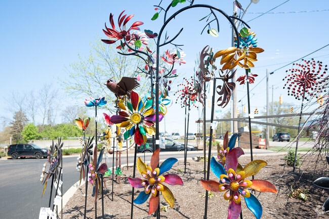 West White Oak is a beautiful lively community that is within Colerain Township.