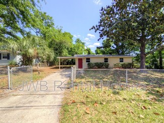 6945 Goldilocks Ln, Jacksonville, FL 32210