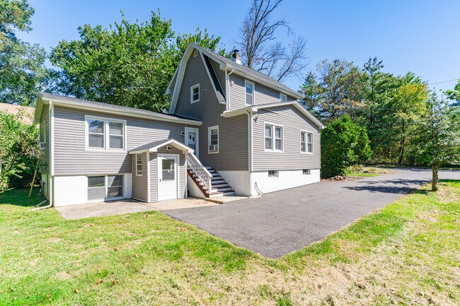 115 Billian St unit 2, Bridgewater, NJ 08807 - photo 2