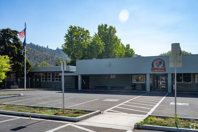 Griffin Creek Elementary School has a wonderful campus for students.