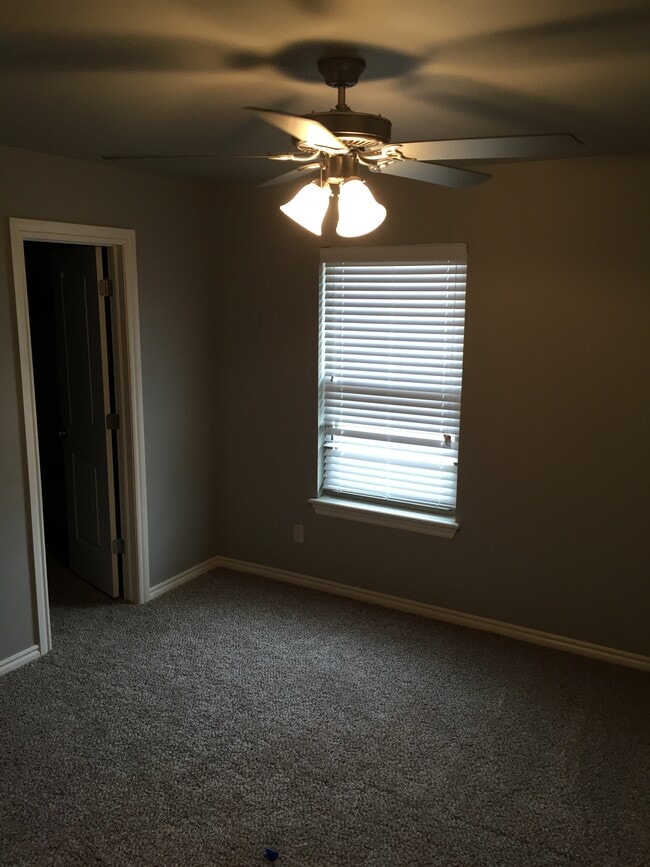 205 Ashley Dr, Edmond, OK 73003 - photo 6