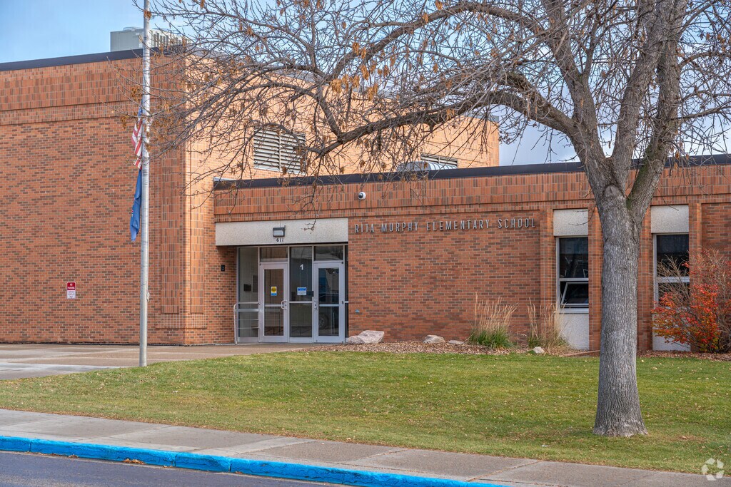 Rita Murphy Elementary School boasts an average student to teacher ratio of 14 to 1.