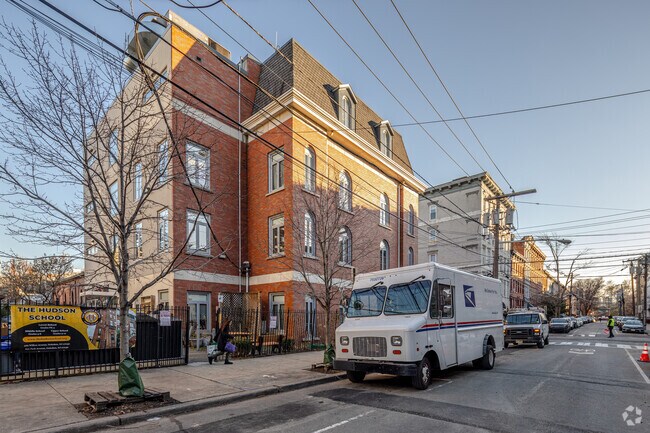 The Hudson School has a well-rounded education platform for its students.