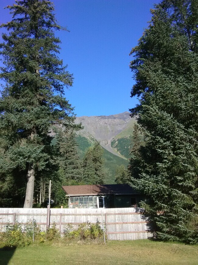 2511 Cedar St, Seward, AK 99664