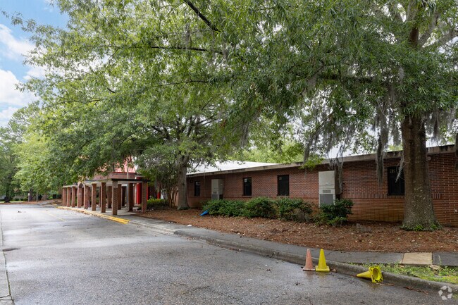 Bloomingdale Elementary School is a public school located in Bloomingdale Georgia.