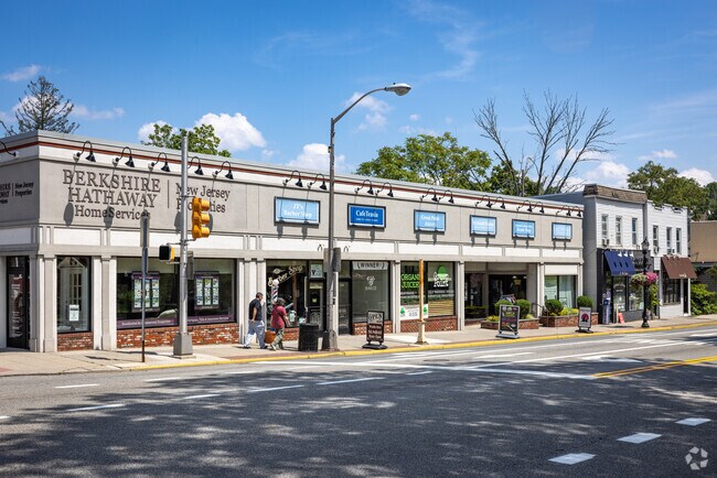 This Bloomfield Avenue retail strip in Verona offers shopping, dining, and daily essentials.