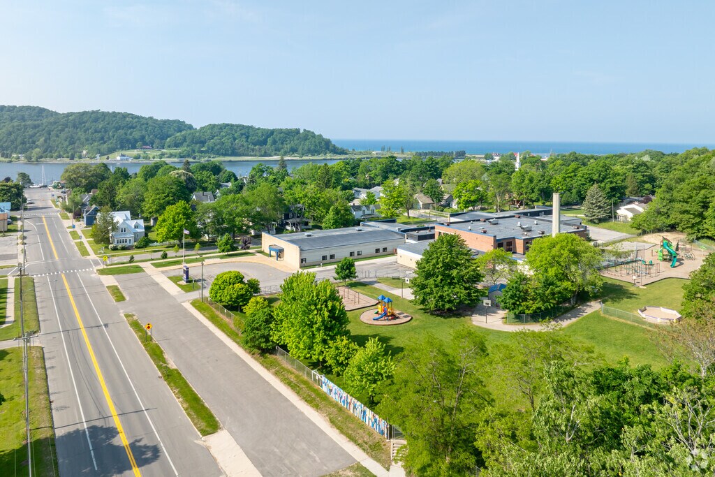 Frankfort Elementary is rated an overall B+ on Niche.com.