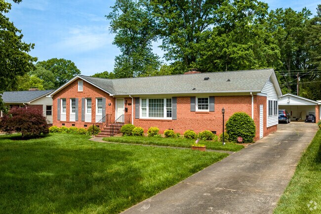 A lovely brick ranch home in the Collingwood neighborhood of Charlotte.