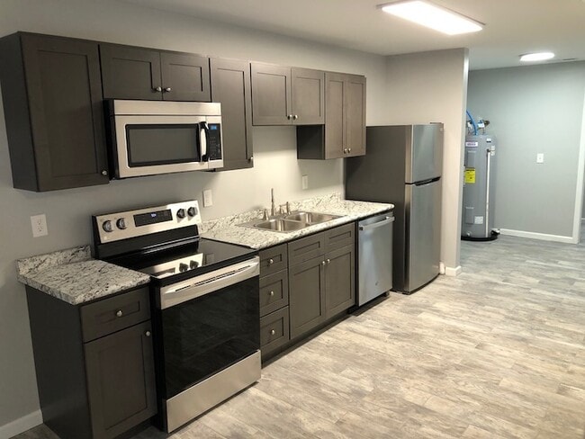 107 Magnolia Ave unit 107, Jasper, TN 37347 - photo 3