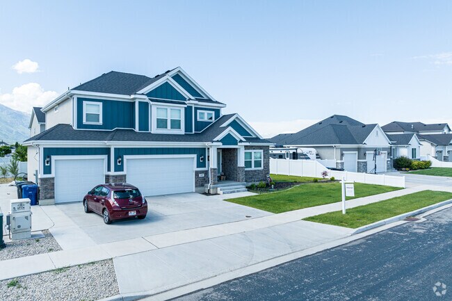 Newly built two-story and ranch-style homes are found throughout Spanish Fork.
