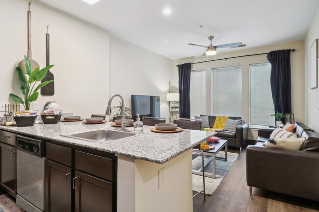 The Hue, Savannah, GA 31401 - photo 3