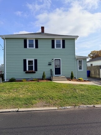 133 Woodbury St, Pawtucket, RI 02861