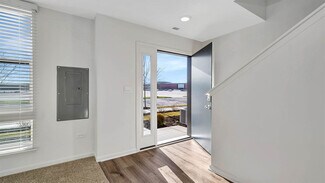 445 Lakeshore Ct, St. Charles, IL 60174