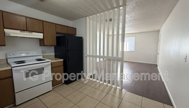 5144 Westchase Ct unit 4, Jacksonville, FL 32210 - photo 4