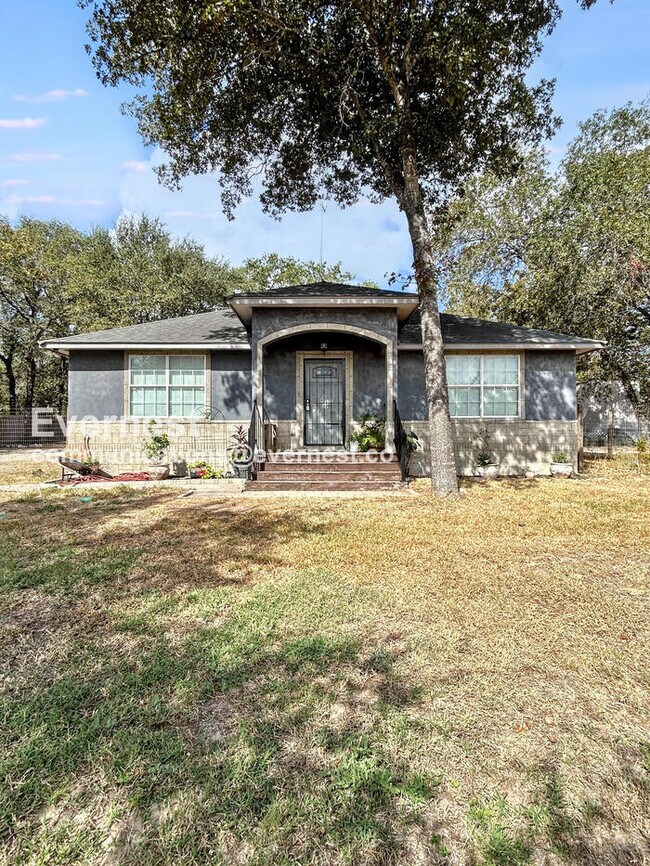 23203 Flat River Dr, Elmendorf, TX 78112