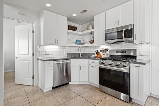 819 Ostend Ct, San Diego, CA 92109 - photo 7