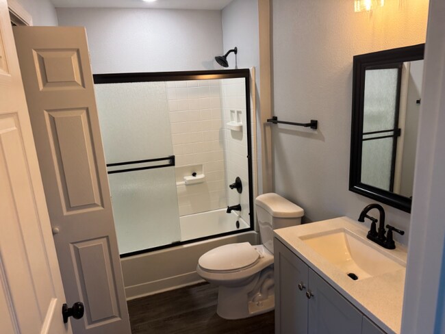 1914 Holly Dr, Lodi, CA 95242 - photo 5