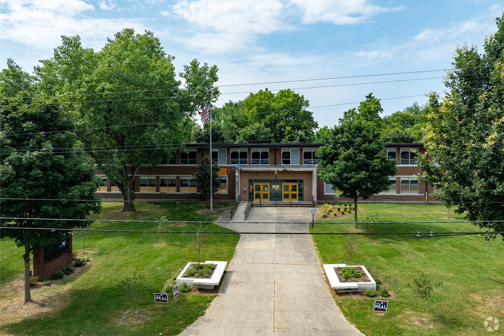 Byck Elementary School receive a C-rating from Niche.