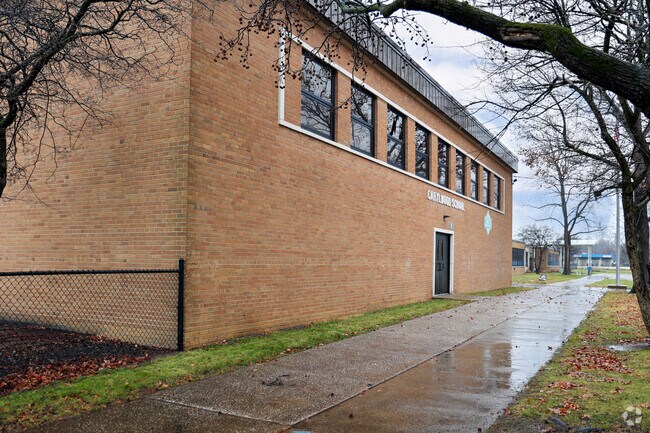 Carylwood Intermediate School, Bedford