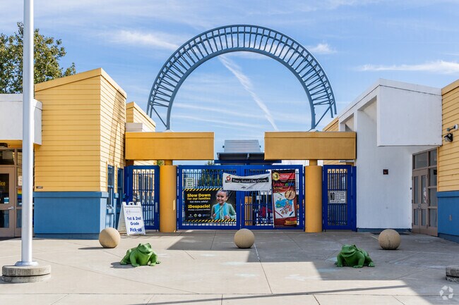 Rodeo Hills Elementary School is a short drive from View Pointe.